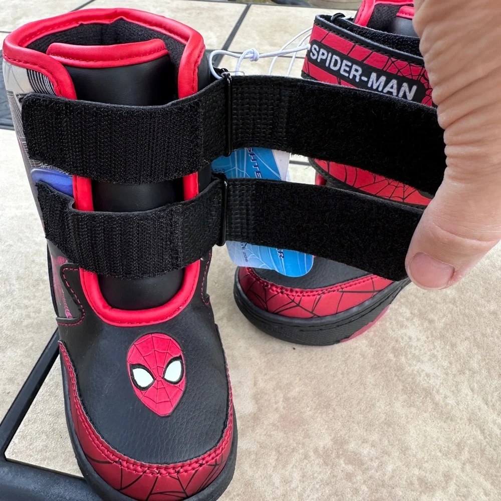 Spiderman Size 7 ‎ Toddler Red and Black Kids' LIGHTED Up Snow Boots NEW